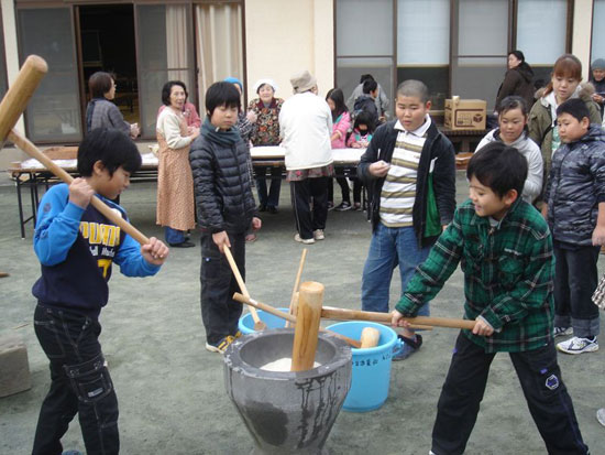 餅つきの様子